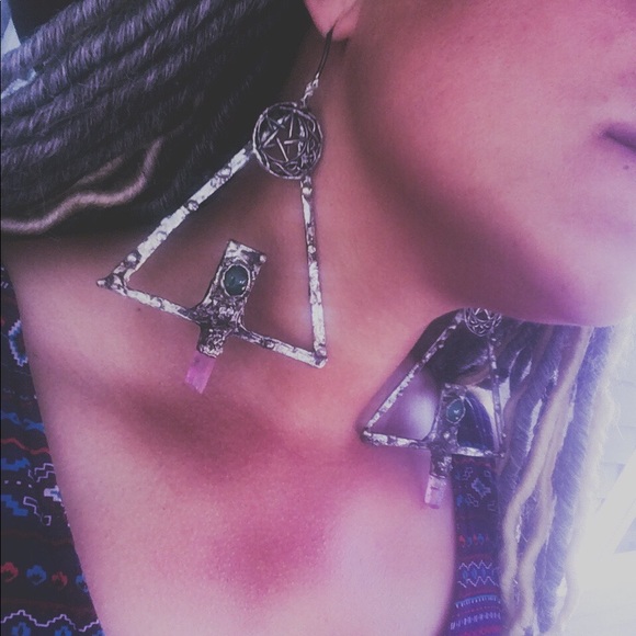 Meet your Posher, Danielle - Picture 2 of 4